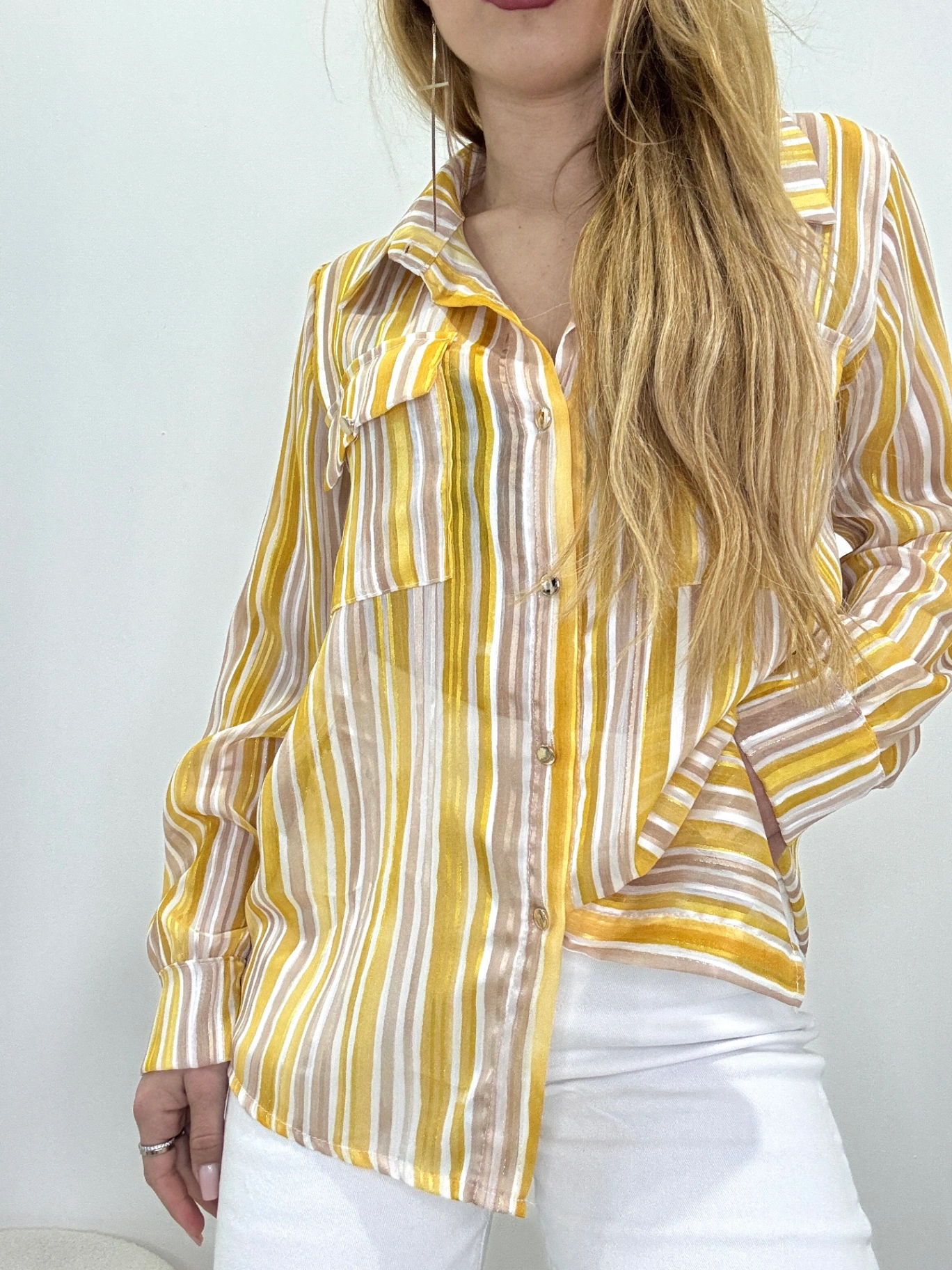 blusa semitransparente